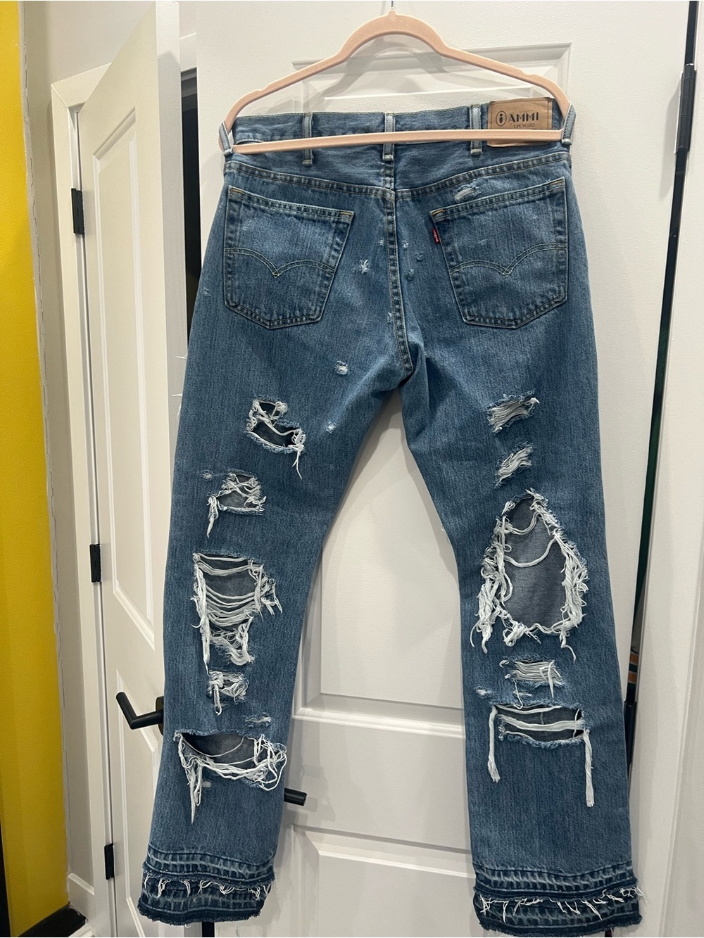 Women's Levi’s Light Blue Distressed Patch Jeans Creator of the jeans IAMMI - Picture 5 of 16